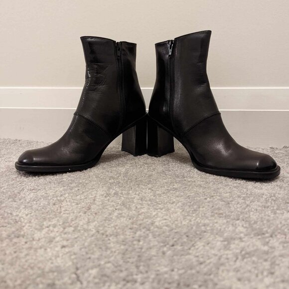 Brand New Women's Black Leather Boots - Picture 4 of 5